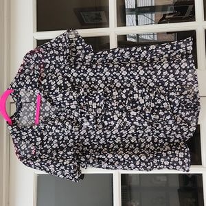 Flowy floral fancy top!